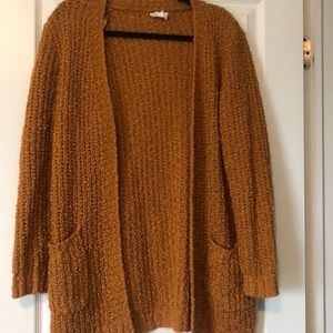 FUZZY GOLD CARDIGAN WITH POCKETS